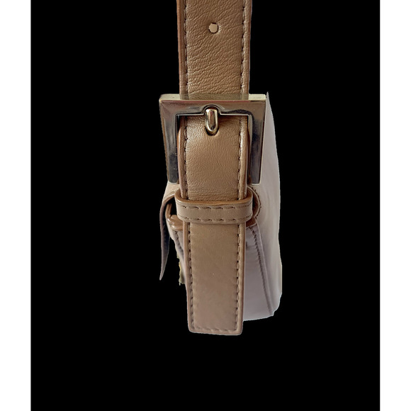 Fendi Baguette Beige Leather with Gold Studded Metal Buckle - Picture 16 of 16